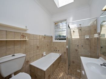 Longboard 11 Boulder Bay Road - Accommodation QLD 5