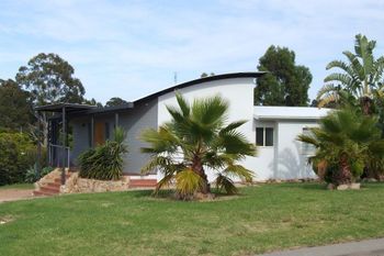 Mathews - Accommodation QLD 4