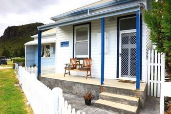 At The Beach Stanley - Accommodation QLD 0