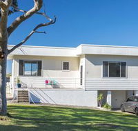 Toms Beach House - Accommodation QLD