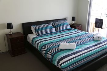 Waters Edge - Accommodation QLD 4