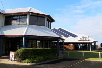 Waters Edge - Accommodation QLD 5