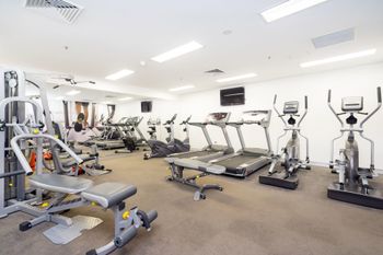 Executive Studio Inner City Apartment - Accommodation QLD 3