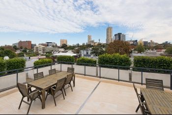 Perfect 2 Bedroom In Rushcutters Bay - Accommodation QLD 3