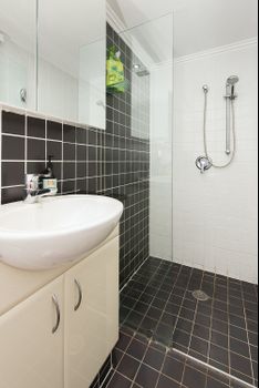 Perfect 2 Bedroom In Rushcutters Bay - Accommodation QLD 6