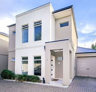 Modern Seaside Sanctuary - Accommodation QLD