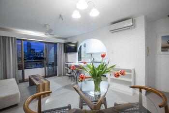 1 BR Park Breathtaking Sydney Skyline - Accommodation QLD 4