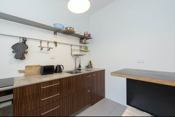 Spacious One Bedroom Heart Of Potts Point H333 - Accommodation QLD 5