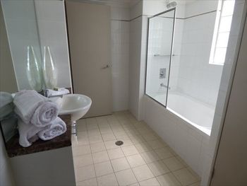 The Apartment Service L1101 - Accommodation QLD 2