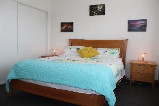 Newly Renovated Unit Waters Edge - Accommodation QLD 1