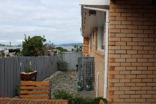 Newly Renovated Unit Waters Edge - Accommodation QLD 2