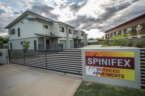 Spinifex Motel & Serviced Apartments - Accommodation QLD 5