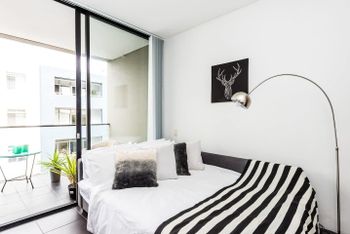 Executive Two Bed Penthouse Studio In The City - Accommodation QLD 1