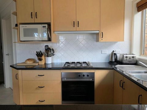 Reindeer 6 - Accommodation QLD 4