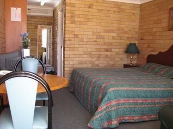 Dragon & Phoenix Motel - Accommodation QLD 2