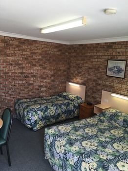 Dragon & Phoenix Motel - Accommodation QLD 3