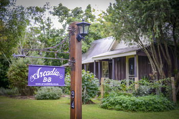 Arcadia Bed & Breakfast & Cottages - Accommodation QLD 0