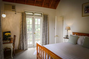 Arcadia Bed & Breakfast & Cottages - Accommodation QLD 1