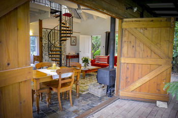 Arcadia Bed & Breakfast & Cottages - Accommodation QLD 6