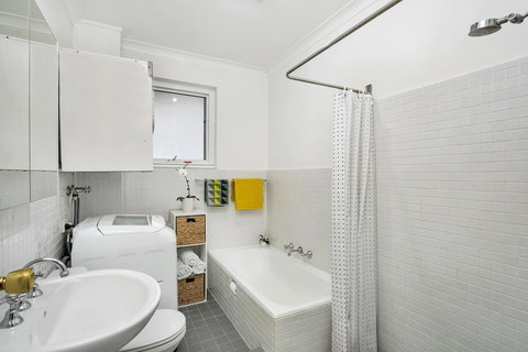 Chatswood Convenience JANET - Accommodation QLD 0