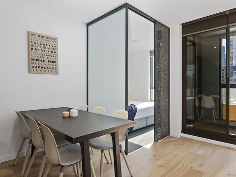 CHARLOTTE Manhatten Building Near Spencer St. & Southern Cross Station - Accommodation QLD 4