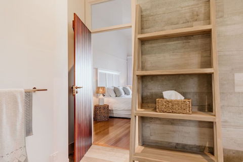 Waterfront - Accommodation QLD 5