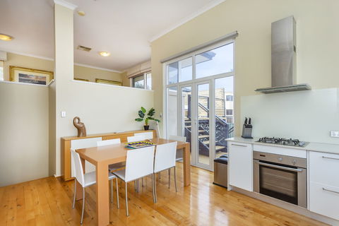 Scarborough Seaview Loft - Accommodation QLD 3