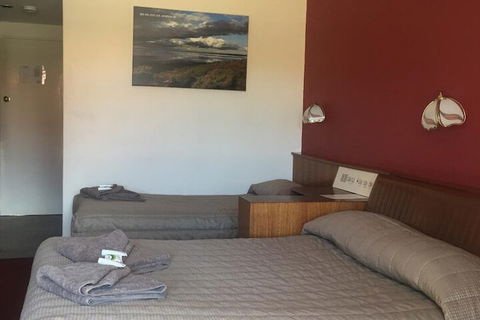 Lake Lefroy Motel & Bar - Accommodation QLD 7