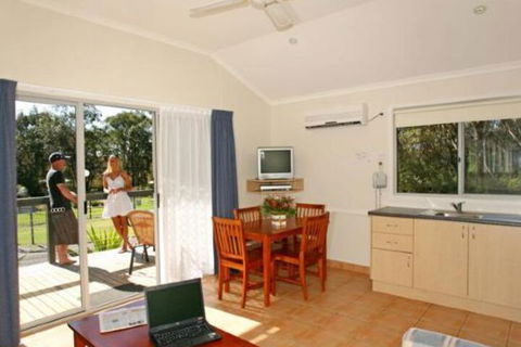 Port Stephens Koala Sanctuary - Accommodation QLD 4