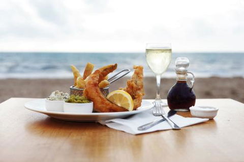 Seacrest Beachfront Holiday Apartments - Accommodation QLD 6