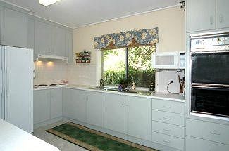 Ambience Holiday Apartments - Accommodation QLD 3