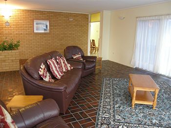 Ambience Holiday Apartments - Accommodation QLD 5