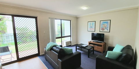 West Beach Lagoon 202 - Quiet & Ground Floor - Accommodation QLD 6