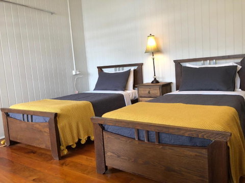 Five 3 Five - The Beachside Barracks - Accommodation QLD 4