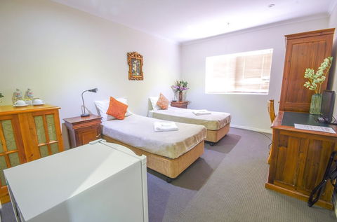 Regency Apartments - Accommodation QLD 2