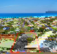 Clubyamba Beach Holiday Accommodation - Adults Only - Accommodation QLD