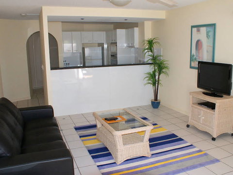 Beachside Resort - Accommodation QLD 4