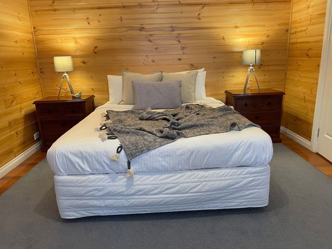 Dunes - Elegant Beach Villa With Huge Swim Spa - Accommodation QLD 3