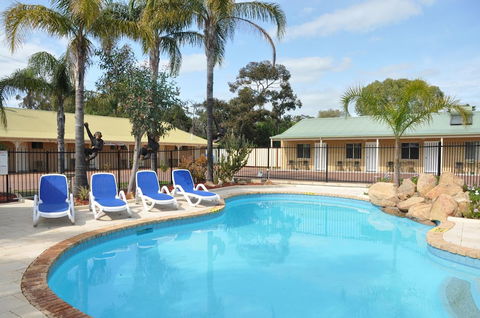 Pinjarra Resort - Accommodation QLD 4