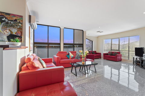 Villa De Marseilles - Melbourne - Accommodation QLD 5