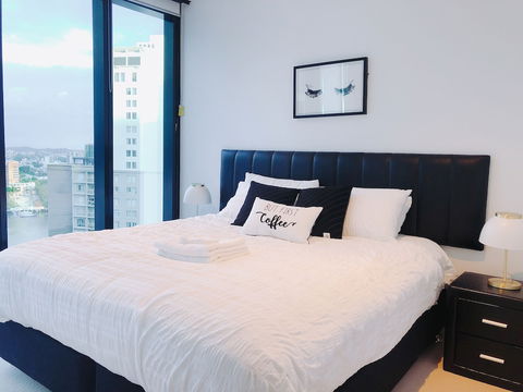 Skytower Apartment - Accommodation QLD 3