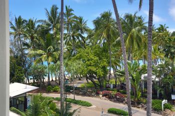 Drift Luxury Private Apartment - Accommodation QLD 4