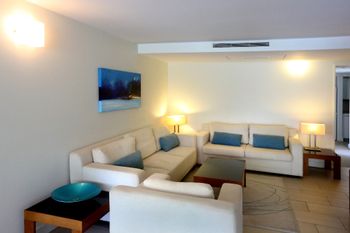Drift Luxury Private Apartment - Accommodation QLD 2