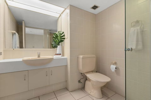 Cairns Oceanview At 181 The Esplanade 19 - Accommodation QLD 4