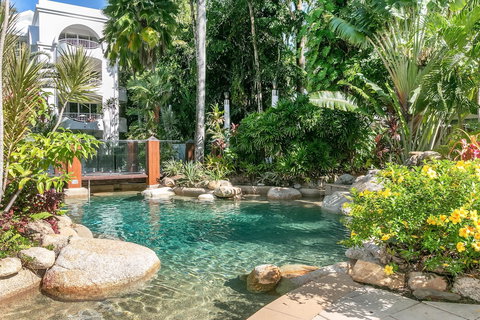 Poolside Apt In Alamanda Beachfront Resort 67 - Accommodation QLD 3