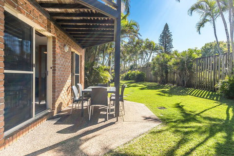 Bayside Court Apartments - Accommodation QLD 3