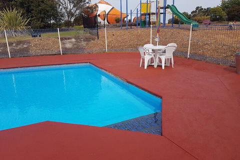 Lakes Caravilla Caravan Park - Accommodation QLD 7