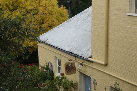 The Globe Inn - Accommodation QLD 1