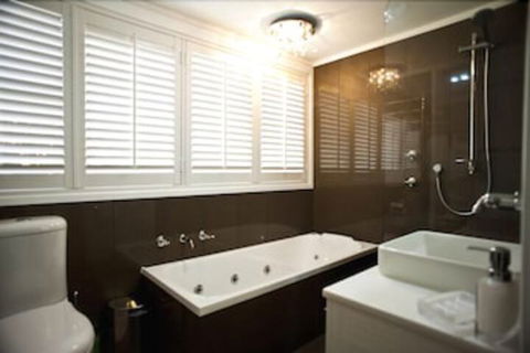 Rose Garden On Church BnB - Accommodation QLD 6