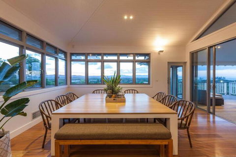 Vantage Over Byron - Accommodation QLD 4
